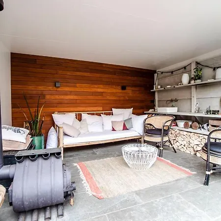 Amazing City Centre Villa With Private Pool Dom wakacyjny